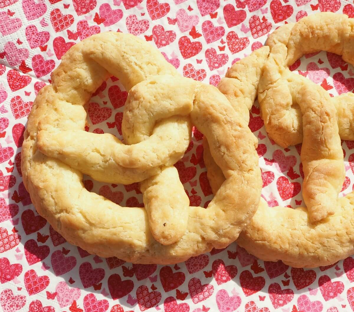 Brezel zum Brezelsonntag oder Bretzelsonndeg glutenfrei und vegan backen Rezept Küche mit Herz