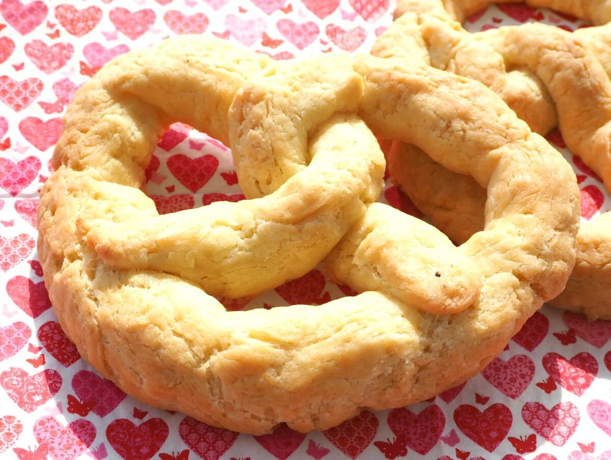 Brezel zum Brezelsonntag oder Bretzelsonndeg glutenfrei und vegan backen Rezept Küche mit Herz